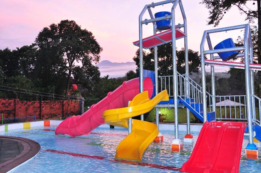 Puncak Village Hotel & Kampung Main Anak Gadok Zewnętrze zdjęcie